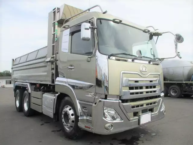 平成30年12月中古大型日産UDクオンの画像3