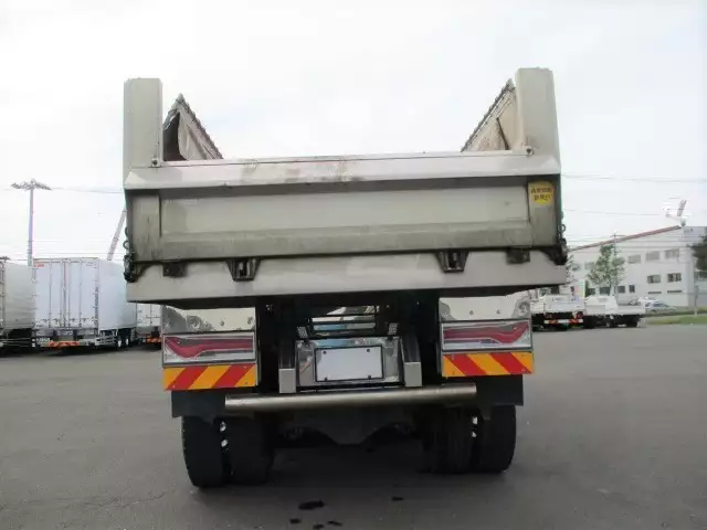 平成30年12月中古大型日産UDクオンの画像6