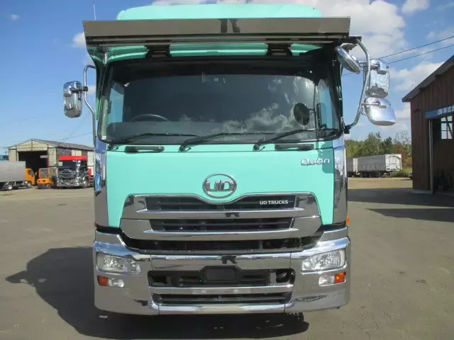平成28年12月中古大型トラクタヘッド日産UDクオンの画像2