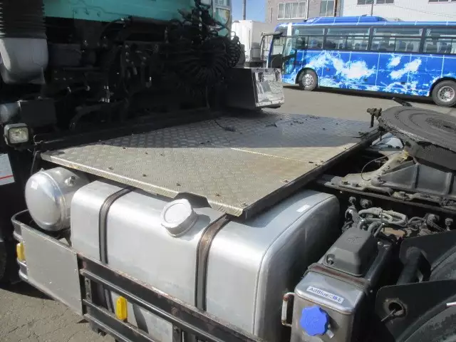 平成28年12月中古大型トラクタヘッド日産UDクオンの画像11