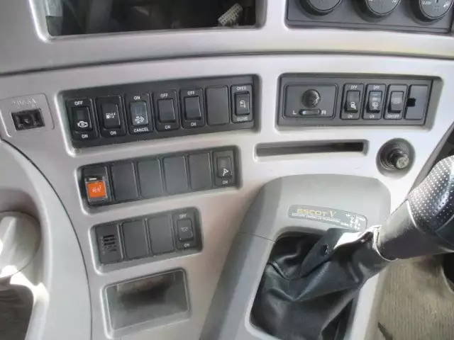 平成28年12月中古大型トラクタヘッド日産UDクオンの画像30