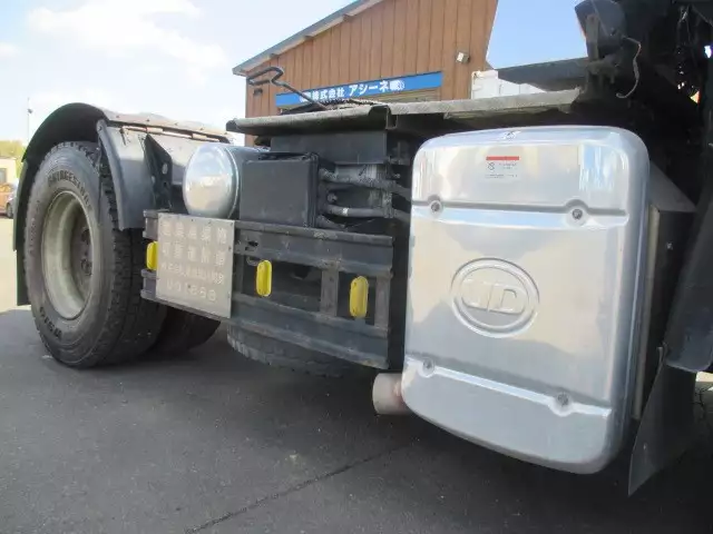 平成28年12月中古大型トラクタヘッド日産UDクオンの画像9