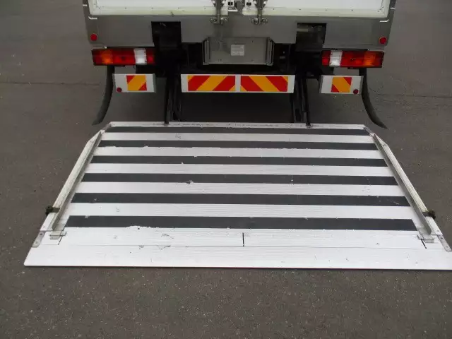 令和01年/平成31年02月中古増トン冷凍バン・ウィングいすゞフォワードの画像17