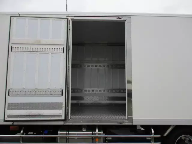 令和01年/平成31年02月中古増トン冷凍バン・ウィングいすゞフォワードの画像25