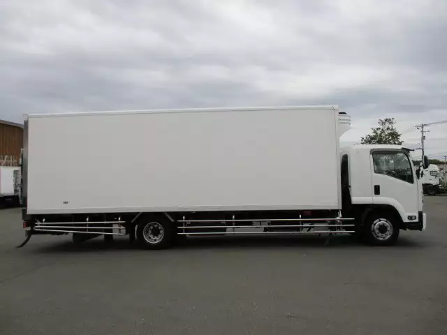 令和01年/平成31年02月中古増トン冷凍バン・ウィングいすゞフォワードの画像4