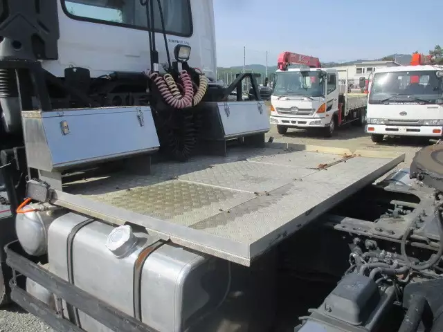 平成27年10月中古大型トラクタヘッド日産UDUDトラックスの画像16