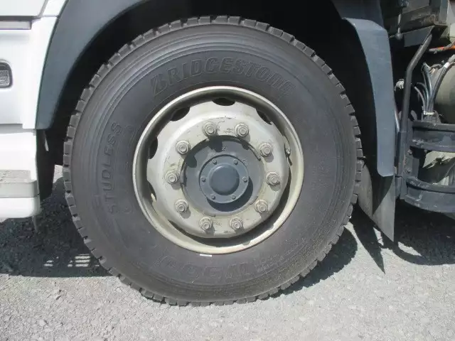 平成27年10月中古大型トラクタヘッド日産UDUDトラックスの画像23