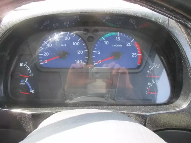 平成27年10月中古大型トラクタヘッド日産UDUDトラックスの画像30