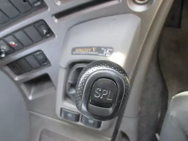 平成27年10月中古大型トラクタヘッド日産UDUDトラックスの画像31