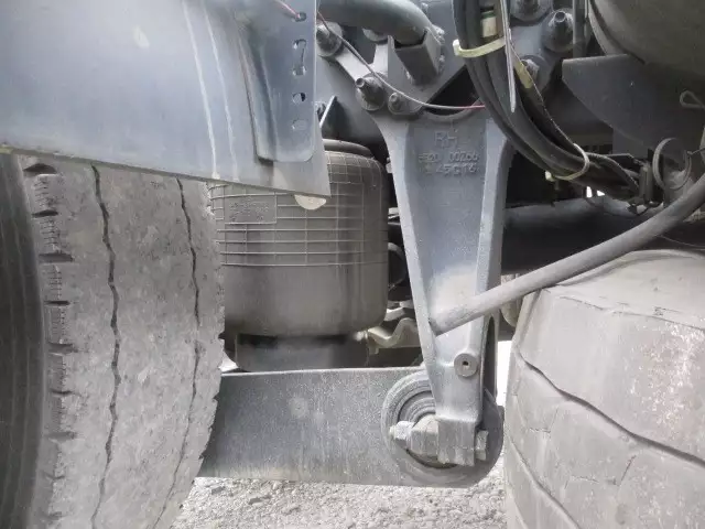 平成27年08月中古大型トラクタヘッド日産UDUDトラックスの画像15