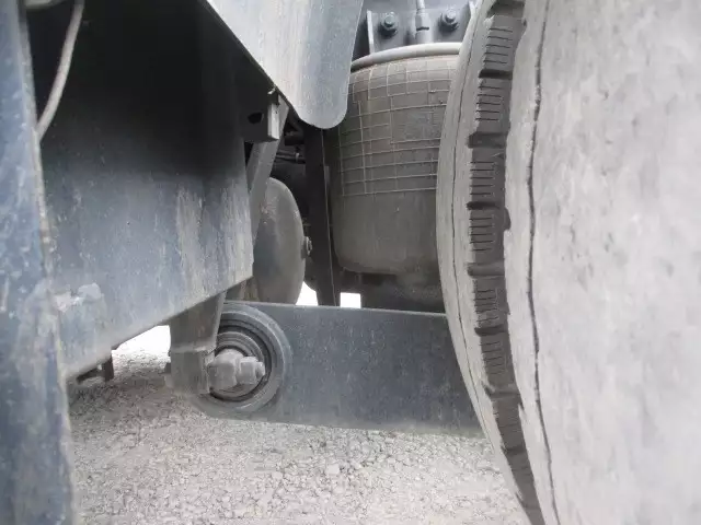 平成27年08月中古大型トラクタヘッド日産UDUDトラックスの画像18