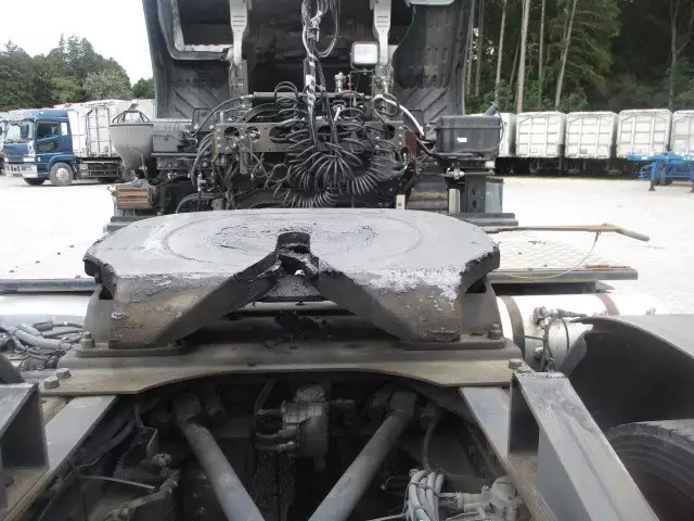 平成27年08月中古大型トラクタヘッド日産UDUDトラックスの画像26