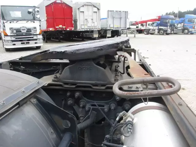 平成27年08月中古大型トラクタヘッド日産UDUDトラックスの画像28