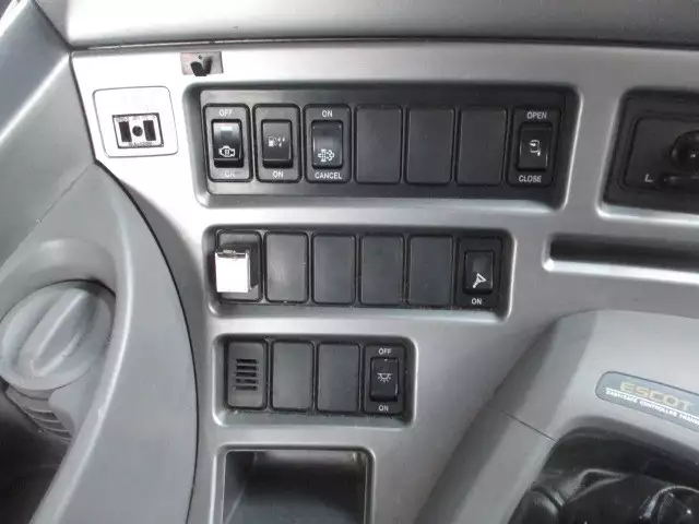 平成27年08月中古大型トラクタヘッド日産UDUDトラックスの画像48