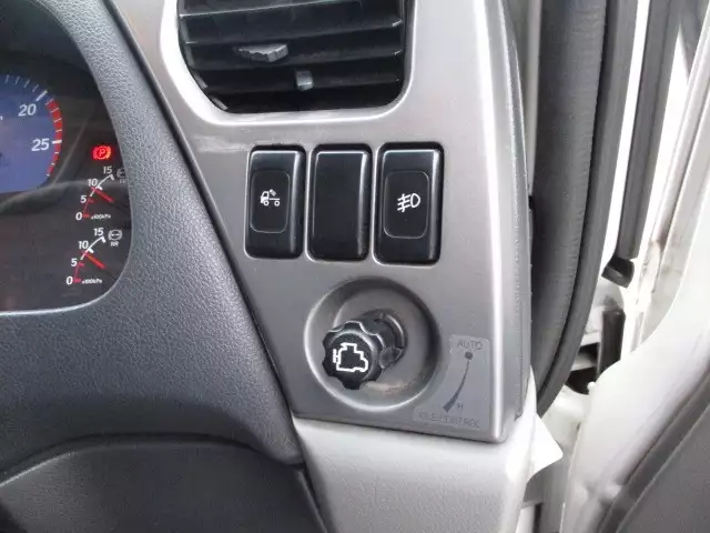 平成27年08月中古大型トラクタヘッド日産UDUDトラックスの画像51