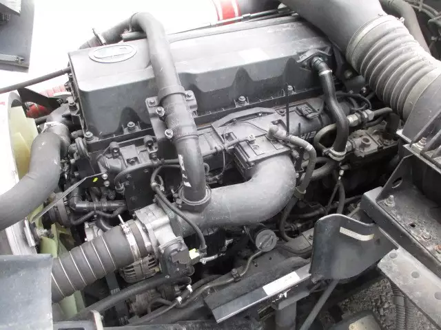 平成27年08月中古大型トラクタヘッド日産UDUDトラックスの画像56