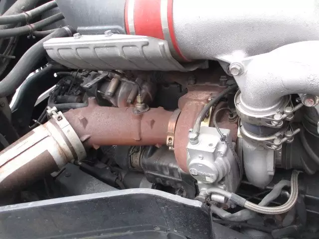 平成27年08月中古大型トラクタヘッド日産UDUDトラックスの画像58