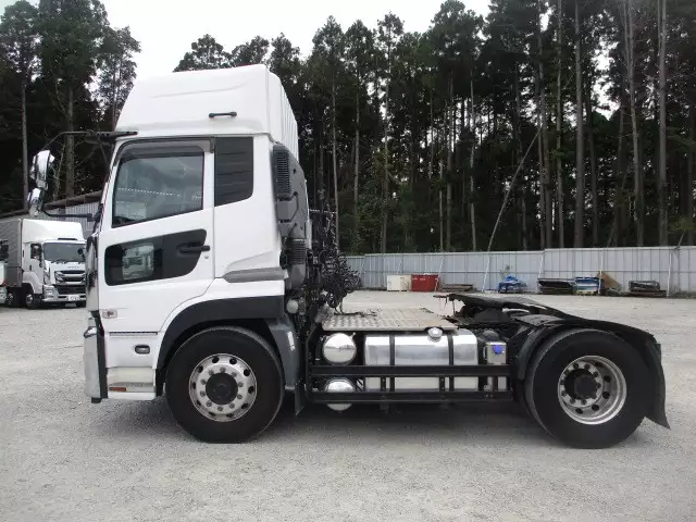 平成27年08月中古大型トラクタヘッド日産UDUDトラックスの画像8