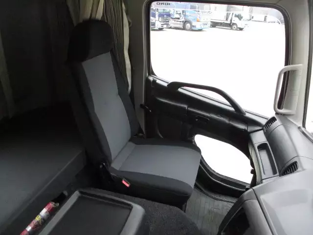 平成28年01月中古大型トラクタヘッド日野日野の画像51