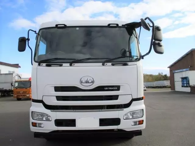 平成26年12月中古大型日産UDUDトラックスの画像2