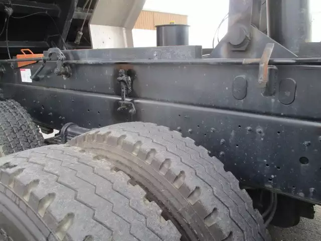 平成26年12月中古大型日産UDUDトラックスの画像15