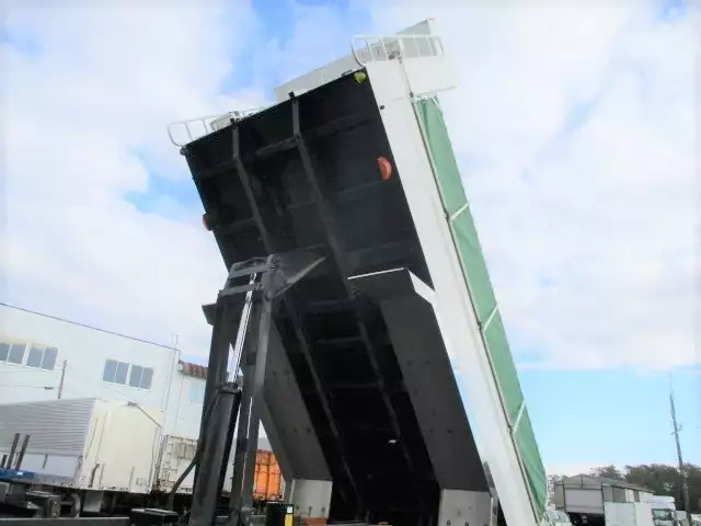 平成26年12月中古大型日産UDUDトラックスの画像20