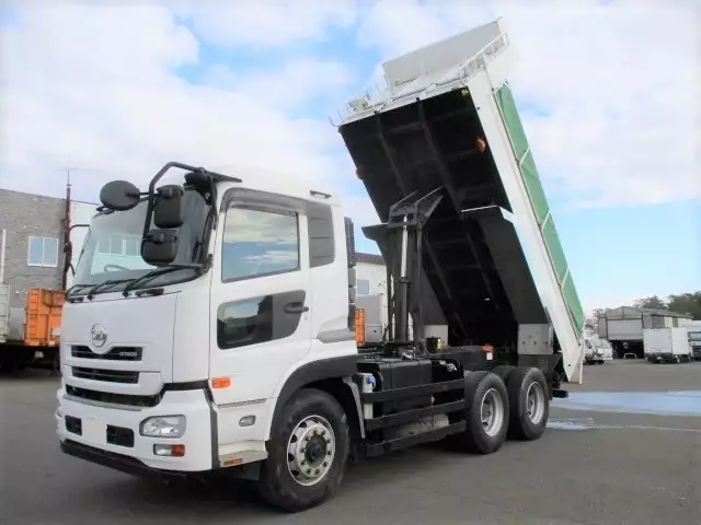 平成26年12月中古大型日産UDUDトラックスの画像21