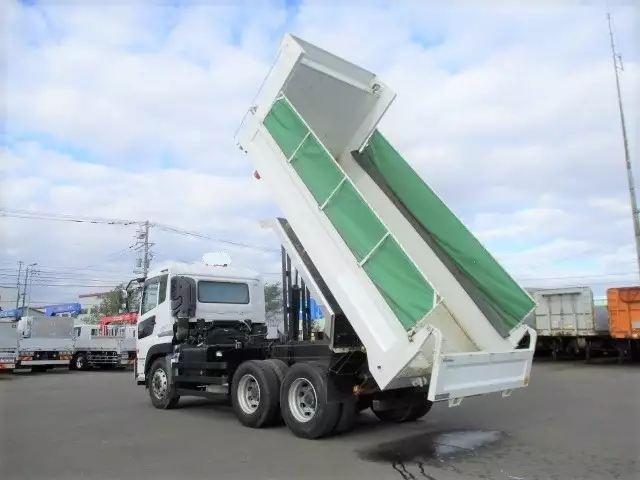 平成26年12月中古大型日産UDUDトラックスの画像26