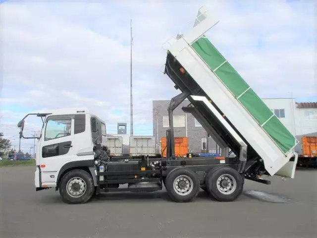 平成26年12月中古大型日産UDUDトラックスの画像27