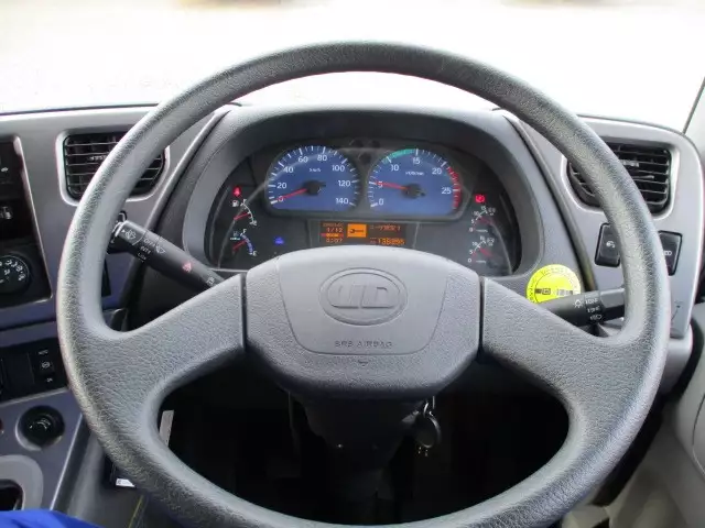 平成26年12月中古大型日産UDUDトラックスの画像28