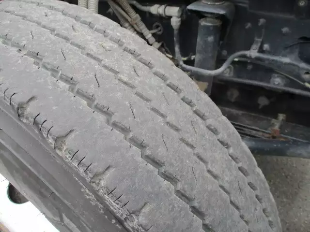 平成26年12月中古大型日産UDUDトラックスの画像36