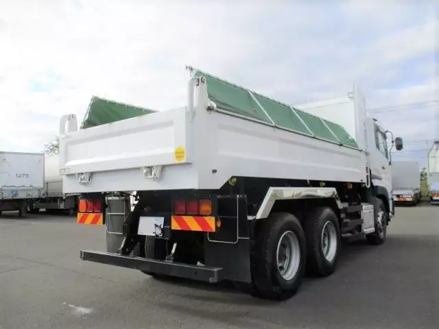 平成26年12月中古大型日産UDUDトラックスの画像5