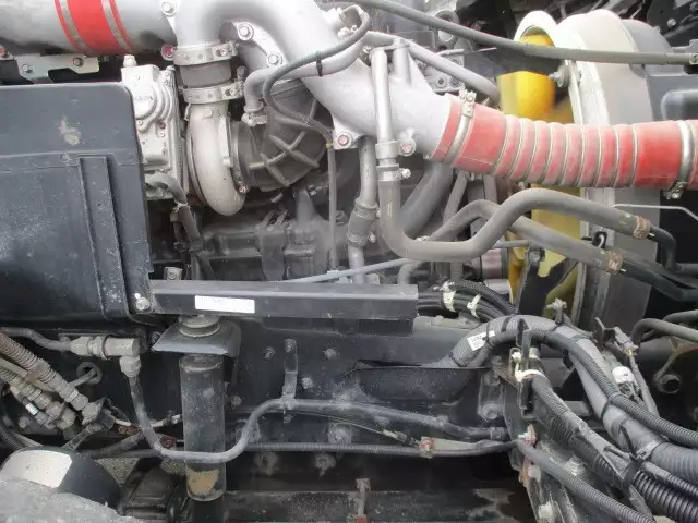 平成26年12月中古大型日産UDUDトラックスの画像43