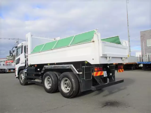 平成26年12月中古大型日産UDUDトラックスの画像7