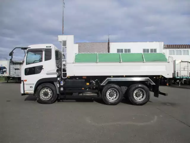 平成26年12月中古大型日産UDUDトラックスの画像8