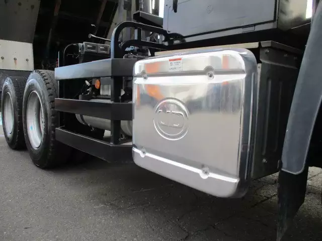 平成26年12月中古大型日産UDUDトラックスの画像9