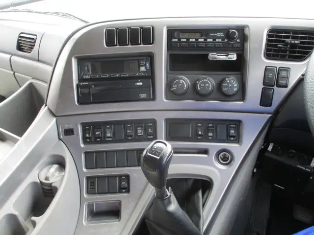 平成26年12月中古大型ダンプ日産UDUDトラックスの画像40