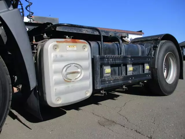 平成20年04月中古大型トラクタヘッド日野プロフィアの画像9