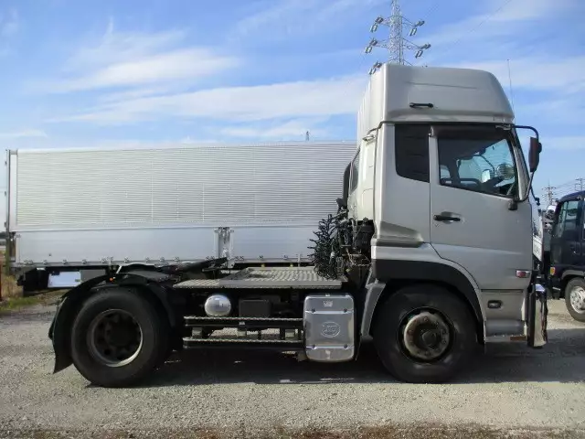 平成26年12月中古大型トラクタヘッド日産UDUDトラックスの画像4