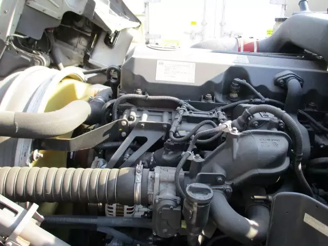 平成26年12月中古大型トラクタヘッド日産UDUDトラックスの画像37