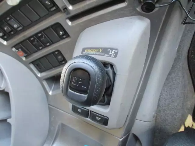 平成26年12月中古大型トラクタヘッド日産UDUDトラックスの画像56