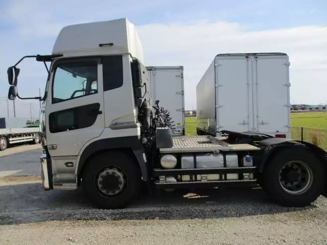 平成26年12月中古大型トラクタヘッド日産UDUDトラックスの画像8