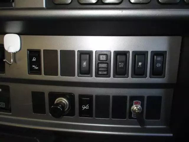 平成26年06月中古大型トラクタヘッド日野日野の画像39