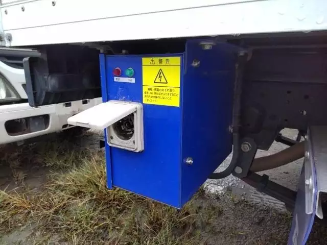 平成29年04月中古小型冷凍バン・ウィングいすゞいすゞの画像23