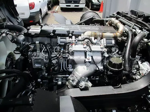 未使用車 6200ワイドウィング エアサス 積載2,800㎏ MT6速 220馬力の画像14