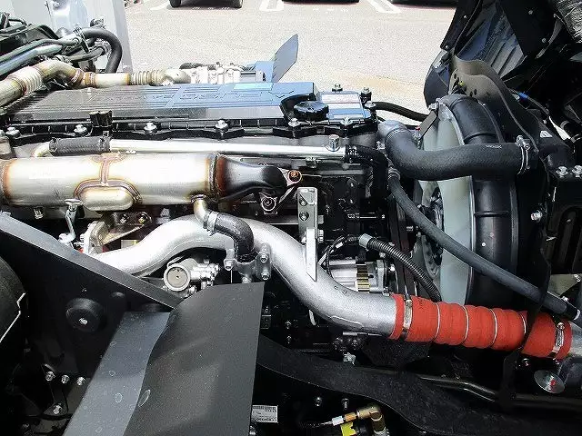 未使用車 6200ワイドウィング エアサス 積載2,800㎏ MT6速 220馬力の画像16