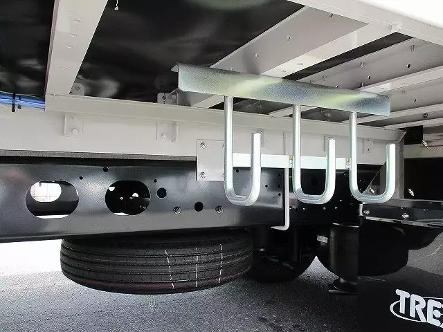 未使用車 6200ワイドウィング エアサス 積載2,800㎏ MT6速 220馬力の画像17