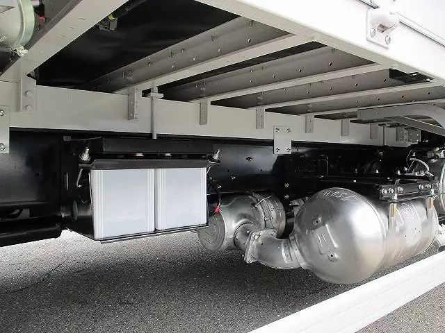 未使用車 6200ワイドウィング エアサス 積載2,800㎏ MT6速 220馬力の画像19
