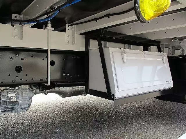 未使用車 6200ワイドウィング エアサス 積載2,800㎏ MT6速 220馬力の画像20