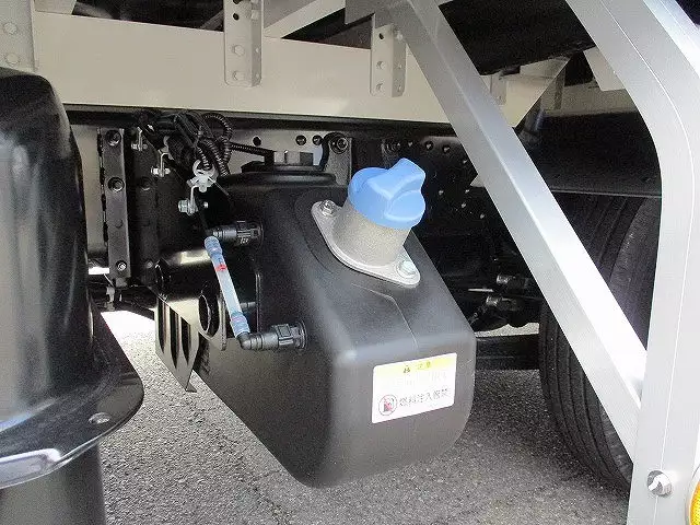 未使用車 6200ワイドウィング エアサス 積載2,800㎏ MT6速 220馬力の画像21